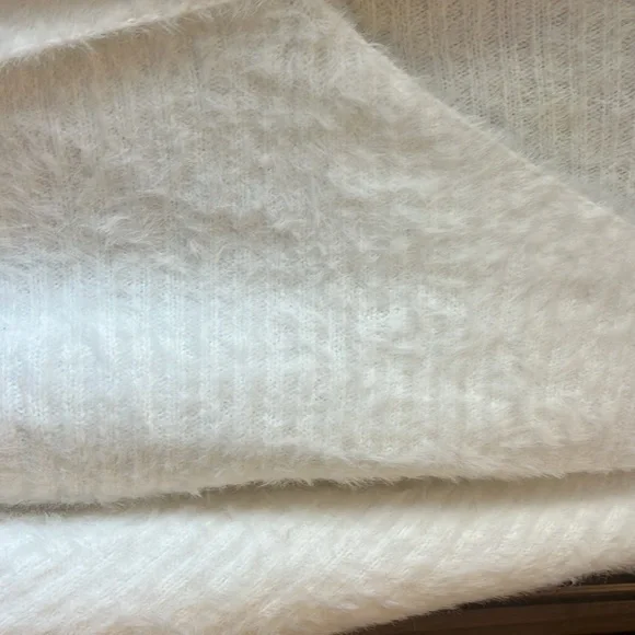 White/light cream crossbody sweater….gently used.  Size medium - Picture 3 of 4